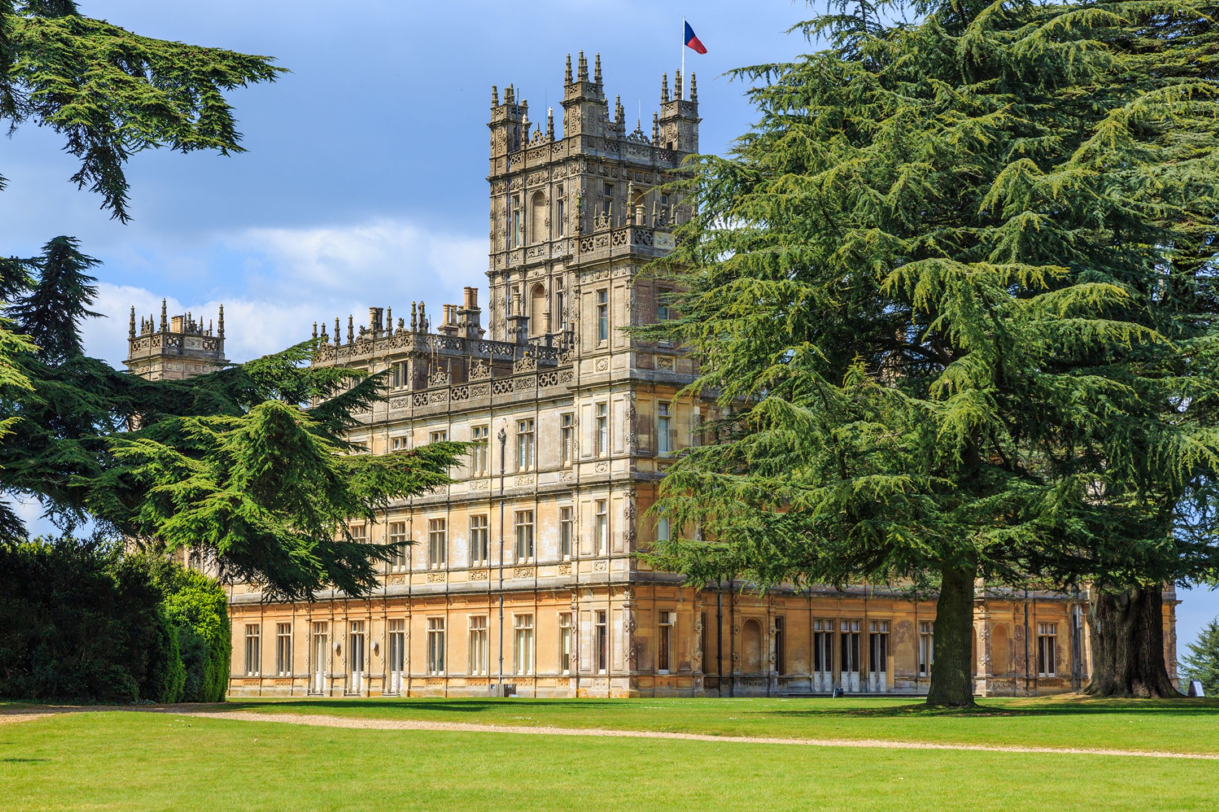 Downton Abbey Tour - How To See Highclere Castle - Ker & Downey