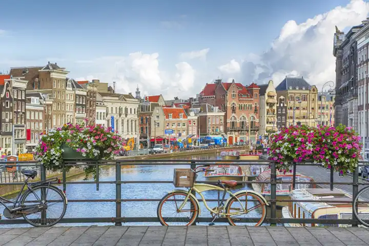 Luxury Amsterdam Family Vacation HERO