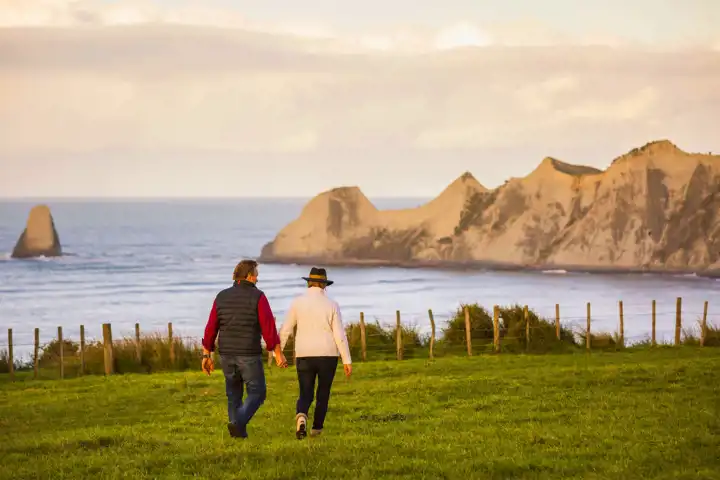 New Zealand Discoverer FEATURE Cape Kidnappers