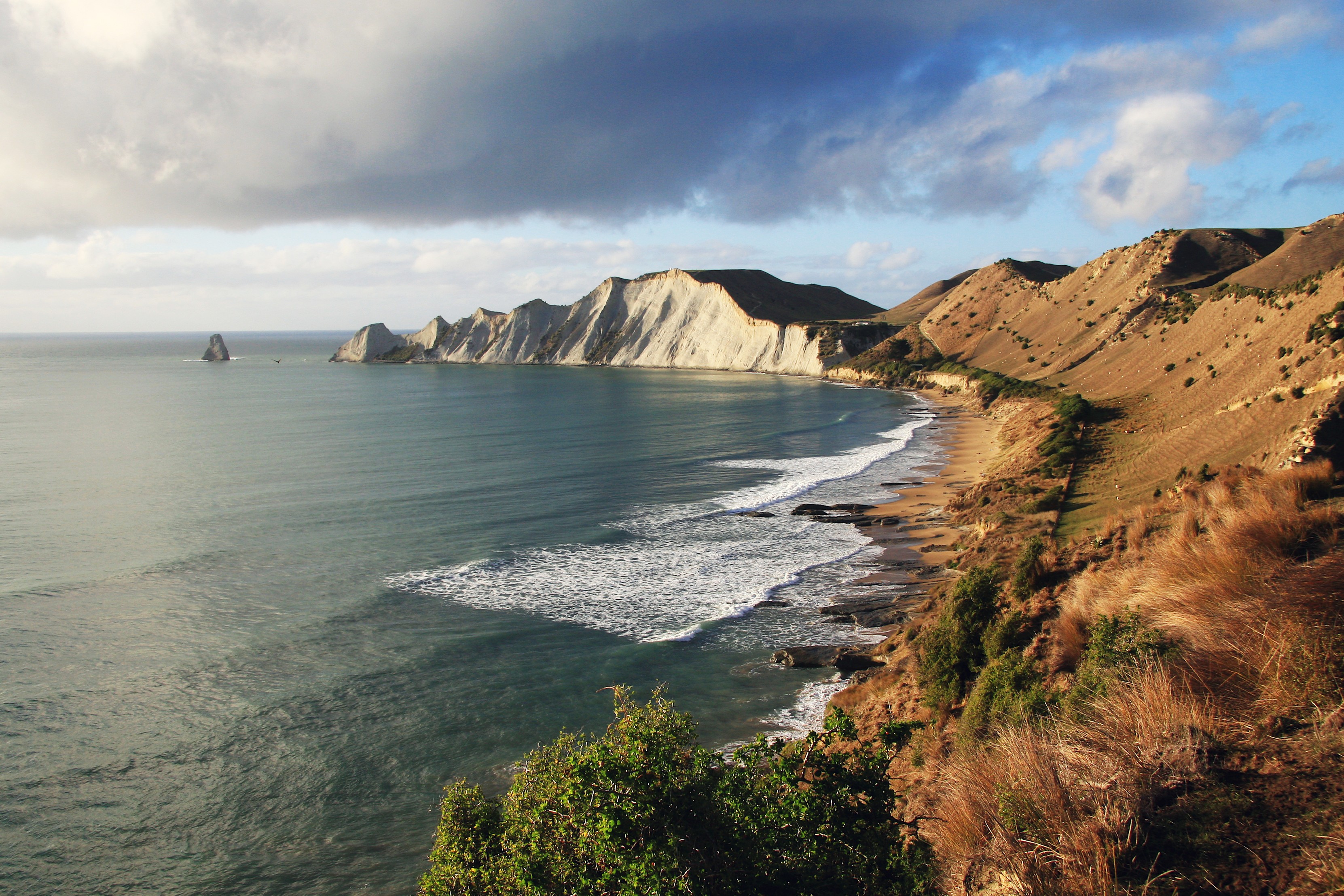 Best Time to Travel to New Zealand - Stunning Coastal Scenery - Ker & Downey World Travel