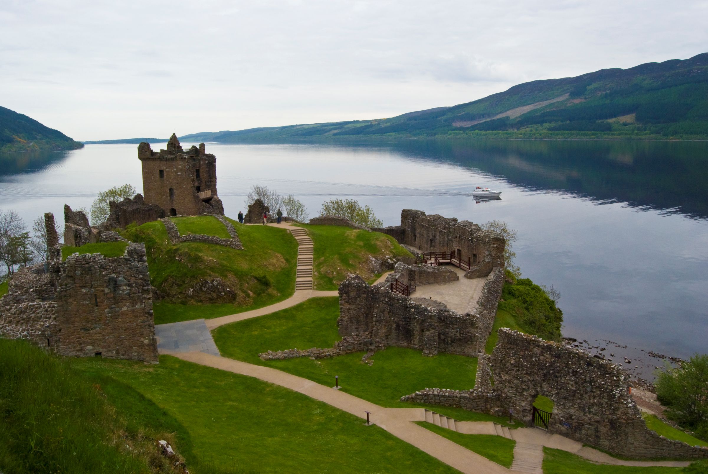 Luxury Scotland Tour | Royal Palaces, Highlands & Loch-Side Stays