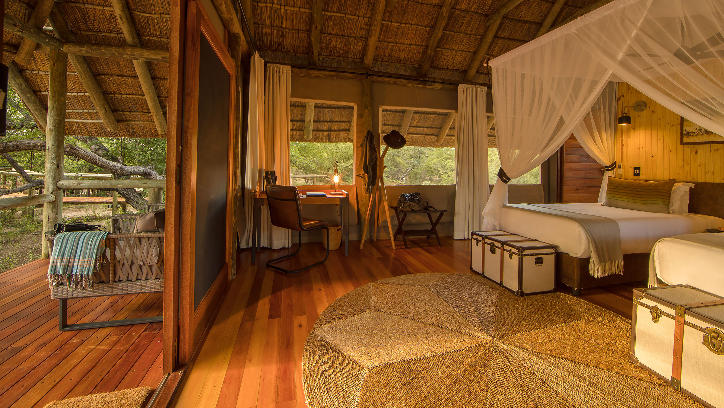 Dinaka Safari Camp - Botswana Luxury Safari
