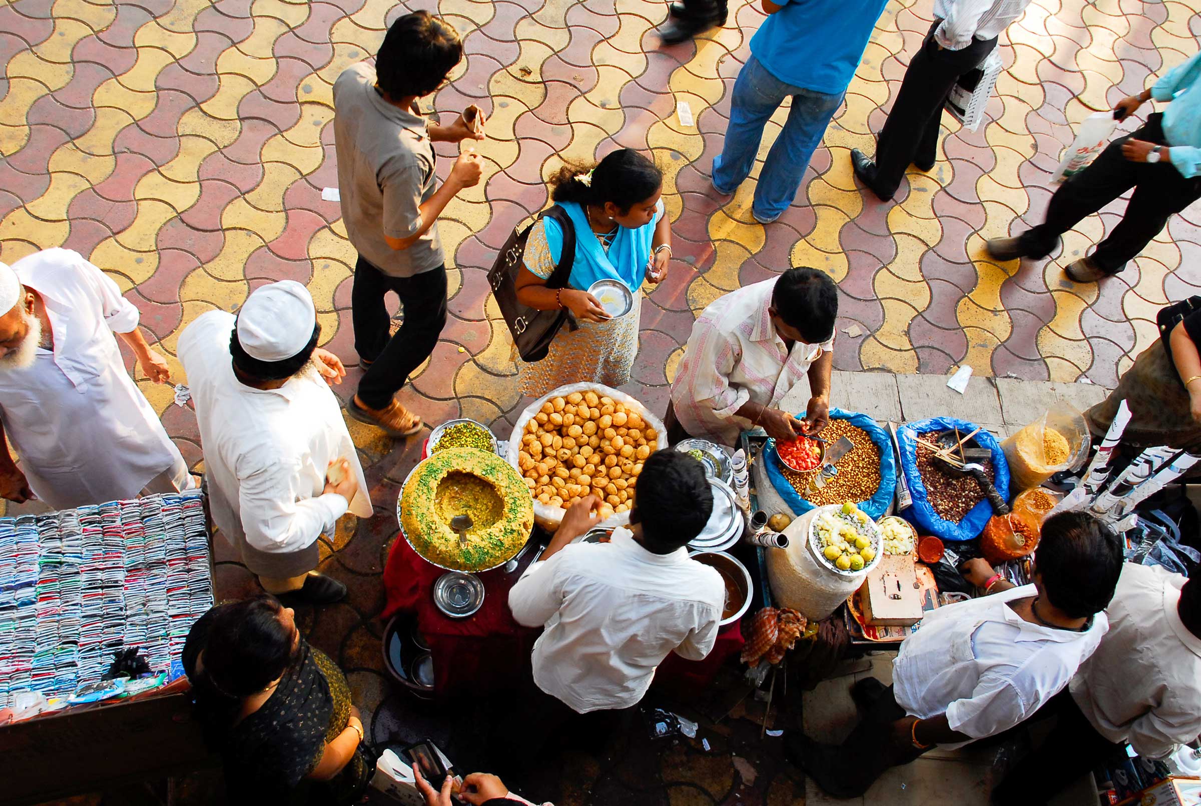 Mumbai shopping street food India